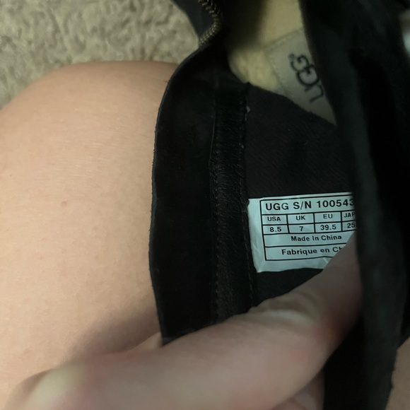 UGG Australia Women's Finney Black Suede Boot size 8.5 - Picture 5 of 6